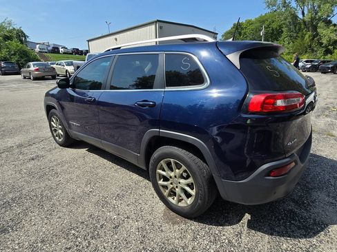 Used 2016 Jeep Cherokee Latitude AWD/4WD image 4
