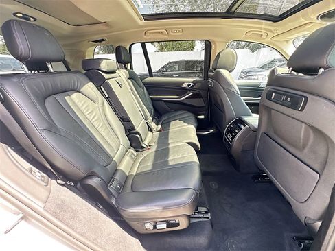 Used 2020 BMW X7 xDrive40i w/ Premium Package image 30