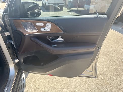 Used 2022 Mercedes-Benz GLS 450 4MATIC image 36