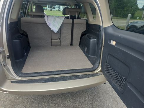 Used 2006 Toyota RAV4 Limited AWD/4WD image 9