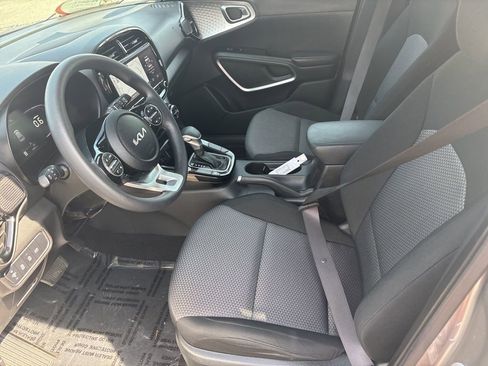 Used 2023 Kia Soul S image 18