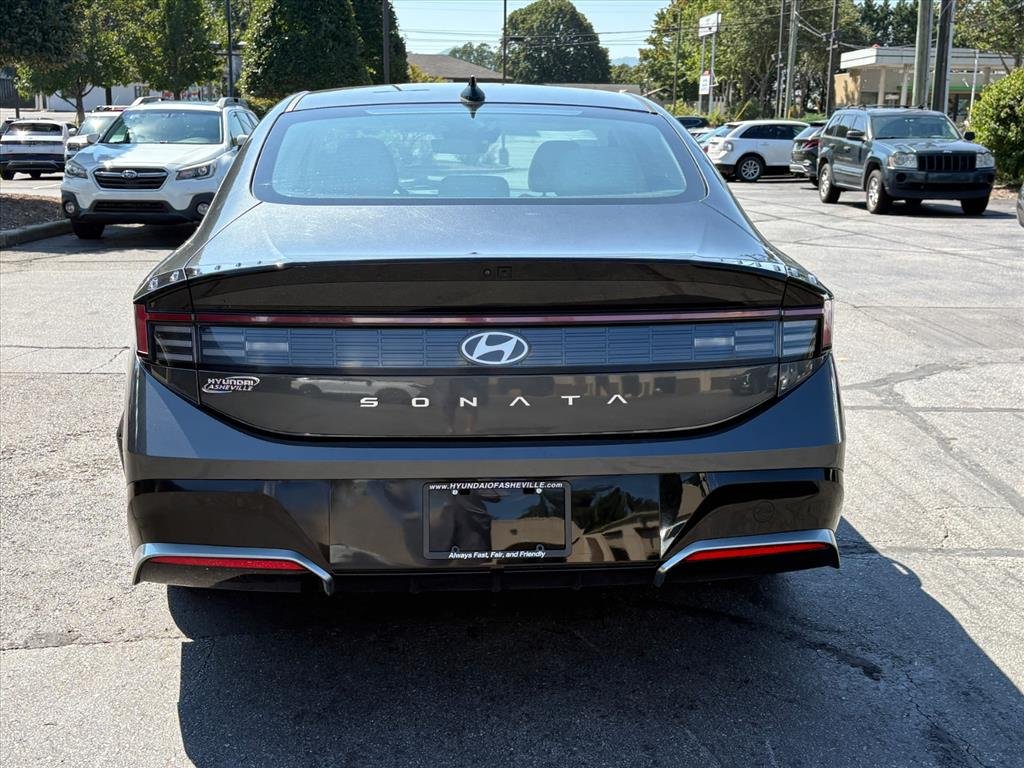 Certified 2025 Hyundai Sonata SEL FWD image 4