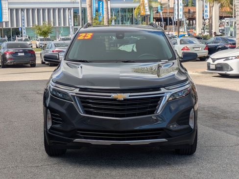 Used 2023 Chevrolet Equinox LT image 2