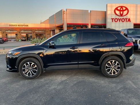 Used 2024 Toyota Corolla Cross SE image 8