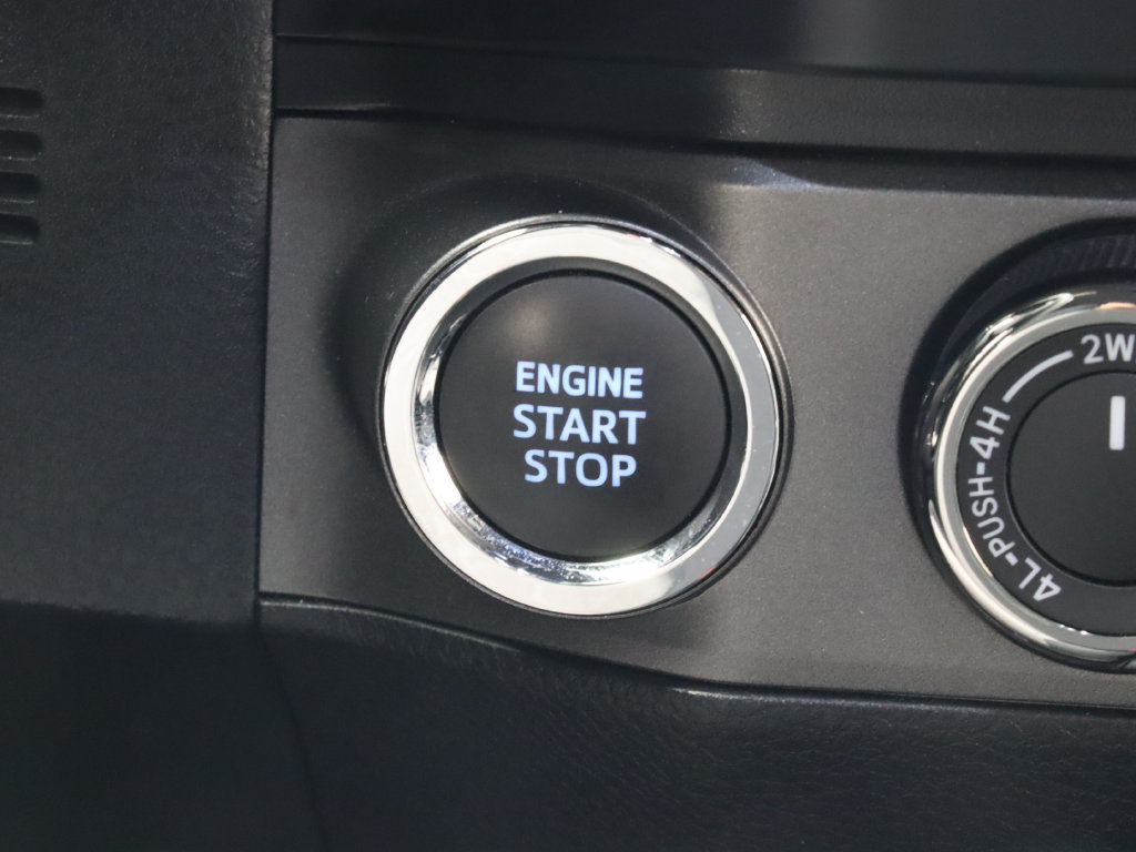 Used 2022 Toyota Tacoma TRD Off-Road AWD/4WD image 23