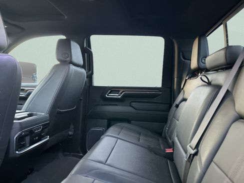 Used 2024 Chevrolet Silverado 2500 High Country image 11