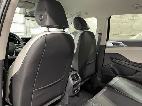 New 2026 Volkswagen Taos SE image 13