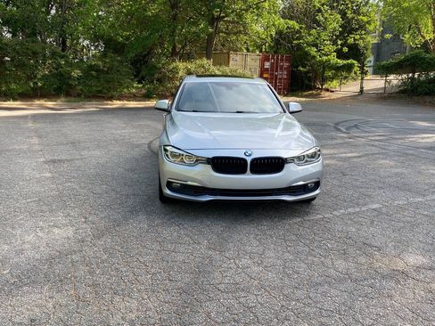 Used 2018 BMW 330i xDrive Sedan AWD/4WD image 2