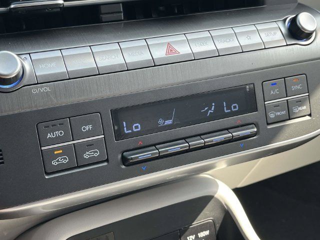 Used 2025 Hyundai Kona SEL AWD/4WD image 30