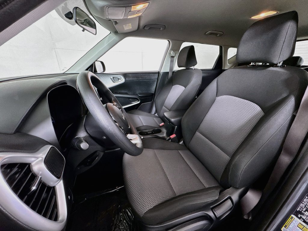 Used 2022 Kia Soul LX FWD image 19