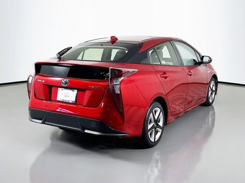 Used 2016 Toyota Prius Four Touring w/ Premium Convenience Package image 5