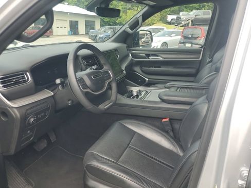 Used 2024 Jeep Wagoneer Series III AWD/4WD image 11