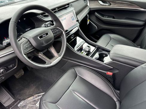 New 2026 Jeep Grand Cherokee L Limited AWD/4WD image 10