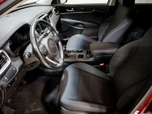 Used 2018 Kia Sorento FWD image 9