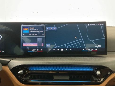 Certified 2025 BMW 330i Sedan w/ M Sport Package RWD image 11