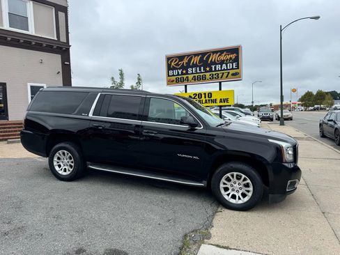 Used 2016 GMC Yukon XL SLE image 2