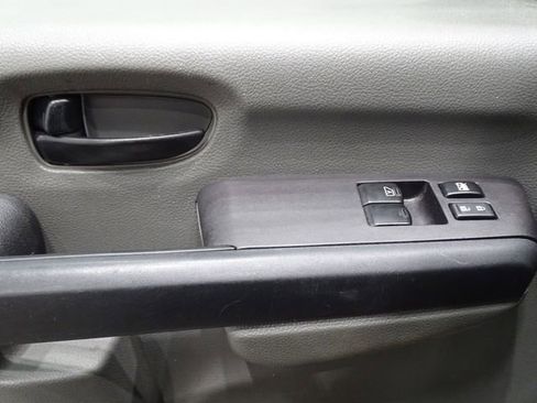 Used 2019 Nissan NV 2500 SV image 16