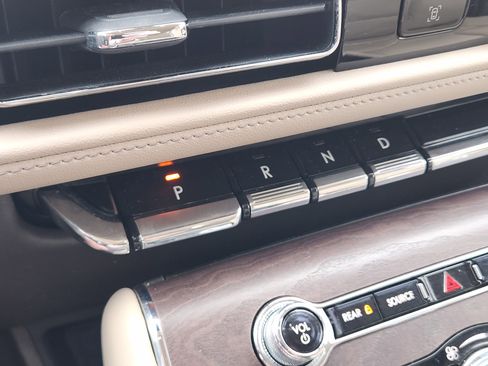 Used 2023 Lincoln Aviator Reserve w/ Equipment Group 201A image 24