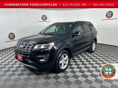 Used 2017 Ford Explorer XLT w/ Equipment Group 202A AWD/4WD image 1