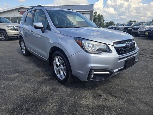 Used 2017 Subaru Forester 2.5i Touring AWD/4WD image 9
