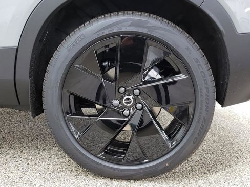 New 2026 Volvo XC40 B5 Ultra w/ Protection Package Premier image 12