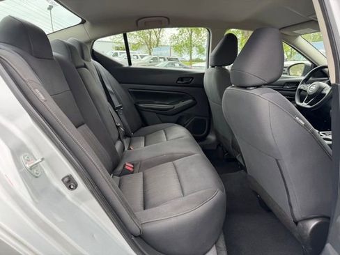 Used 2024 Nissan Altima 2.5 S FWD image 12