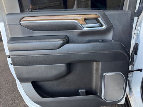 Used 2024 Chevrolet Silverado 2500 High Country w/ Technology Package AWD/4WD image 16