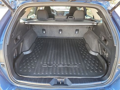 Used 2020 Subaru Outback Premium image 28