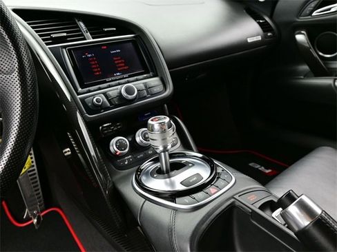 Used 2014 Audi R8 V10 image 12