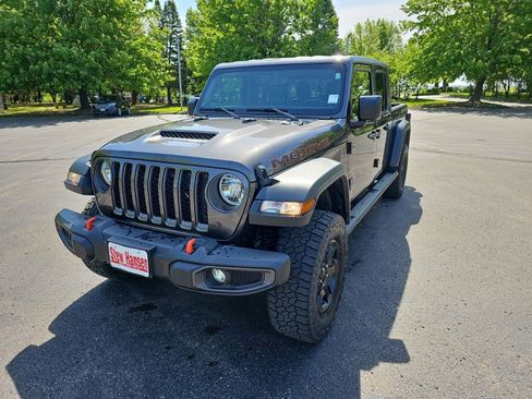 Used 2022 Jeep Gladiator Mojave w/ Cold Weather Group AWD/4WD image 2