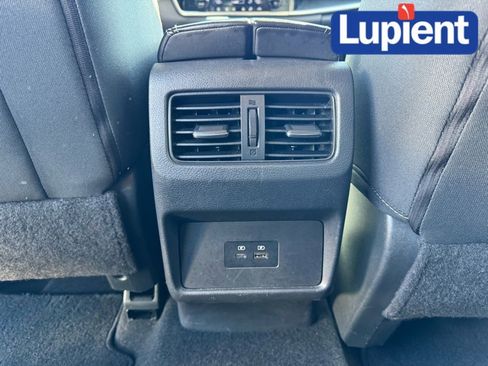 Used 2021 Nissan Rogue SV image 23