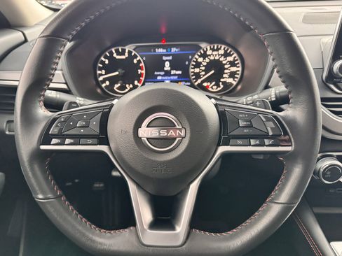 Used 2024 Nissan Altima 2.5 SR image 14