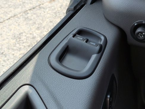 New 2026 Ford Transit 150 Low Roof RWD image 19