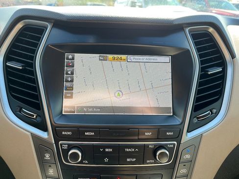 Used 2019 Hyundai Santa Fe XL image 15