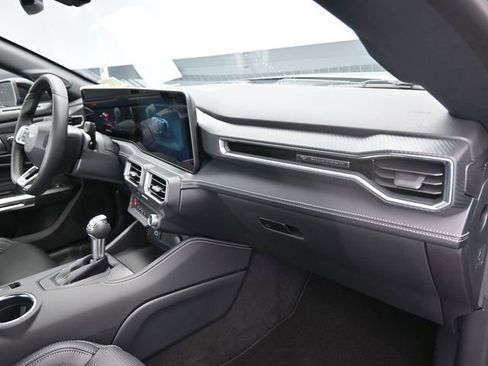 Used 2025 Ford Mustang Premium image 37