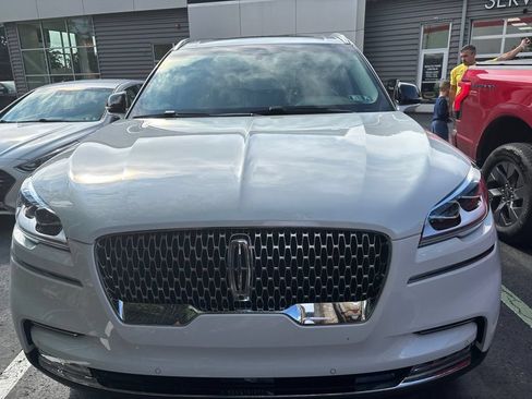 Used 2024 Lincoln Aviator Reserve w/ Equipment Group 201A AWD/4WD image 2