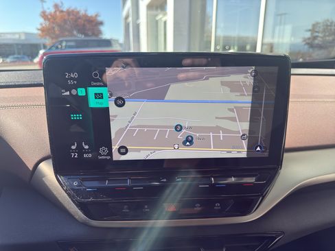 Used 2023 Volkswagen ID.4 Pro image 12