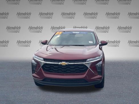 Used 2025 Chevrolet Trax LS w/ LS Convenience Package FWD image 5