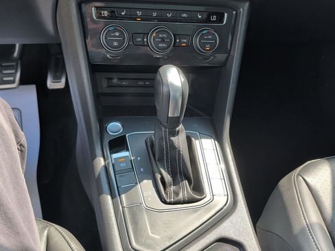 Used 2021 Volkswagen Tiguan SE R-Line image 16