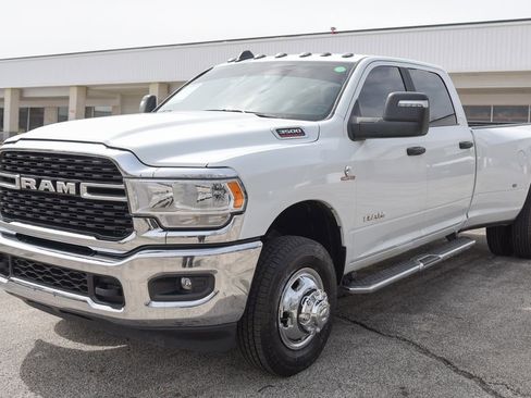 Used 2024 RAM 3500 Big Horn AWD/4WD image 7