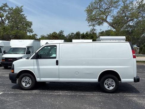 Used 2019 GMC Savana 2500 w/ Driver Convenience Package RWD image 2