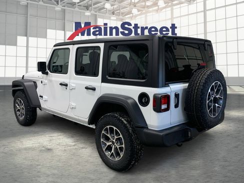 Used 2025 Jeep Wrangler Sport S image 3