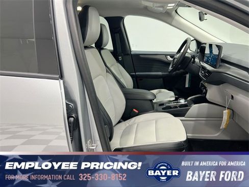 Used 2024 Ford Escape SE image 24