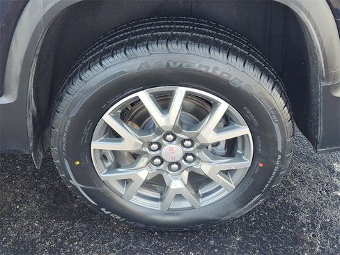 Used 2022 GMC Acadia SLE w/ Driver Convenience Package image 27