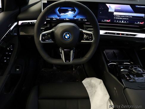 Used 2026 BMW i5 eDrive40 w/ M Sport Package image 15