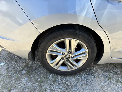 Used 2020 Hyundai Elantra Value Edition image 9