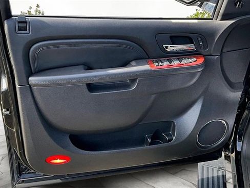 Used 2013 Cadillac Escalade EXT Premium image 21