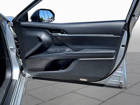 Used 2019 Toyota Camry LE FWD image 22