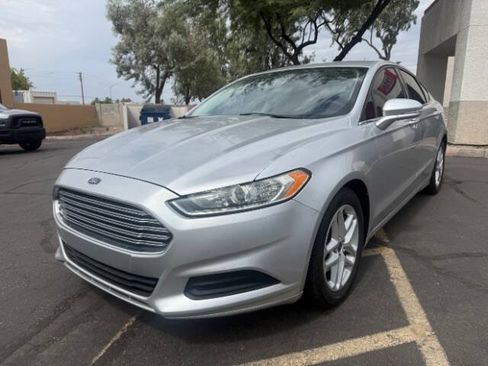 Used 2016 Ford Fusion SE FWD image 7