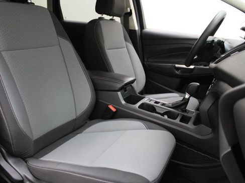Certified 2017 Ford Escape SE w/ Equipment Group 201A AWD/4WD image 4
